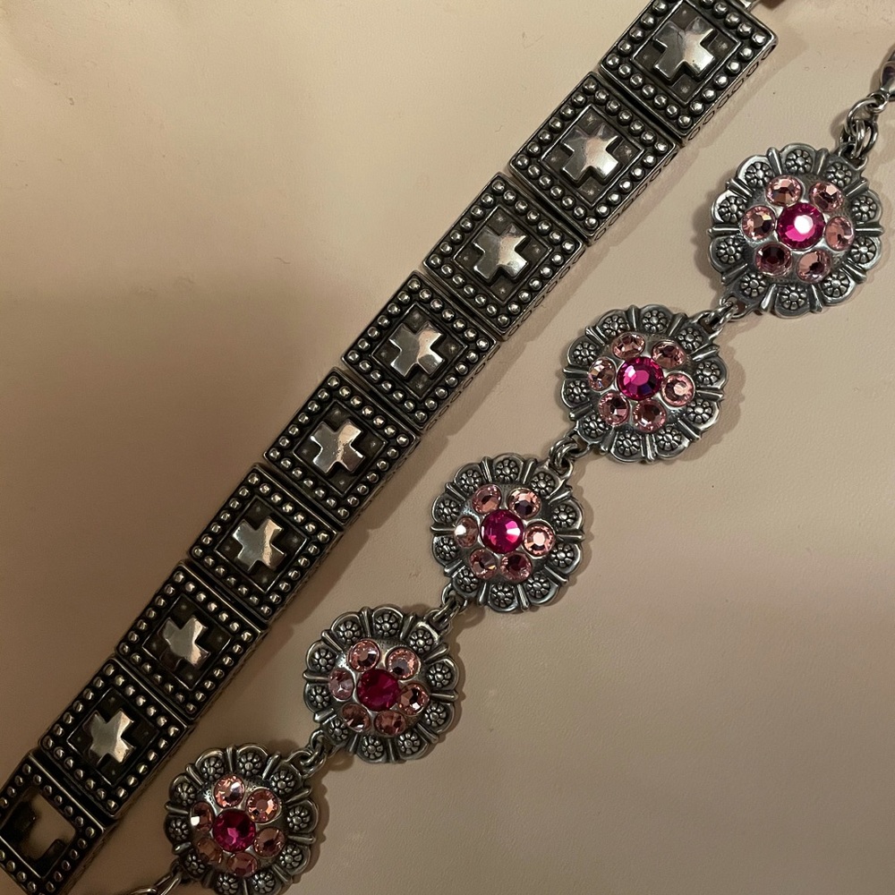 2 bracelets